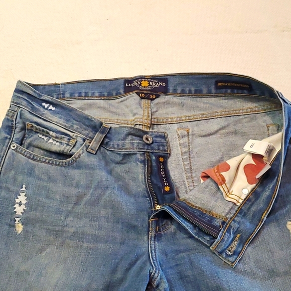 Lucky Brand Sienna Slim Boyfriend, size 10/30 - Picture 3 of 3